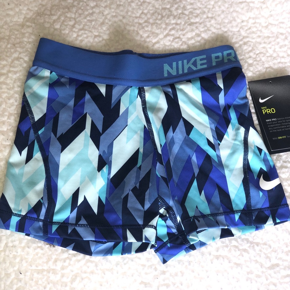 Nike Sports Bra & Nike Pros (Never Worn)